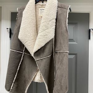 DYLAN SHERPA VEST